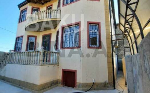 7 Room House / Villa for Sale in Baku