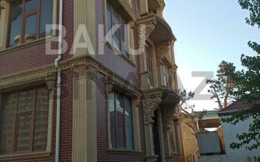 6 Room House / Villa for Sale in Baku