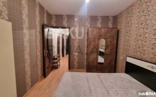 2 Rooms Old Apartment for Sale in Baku