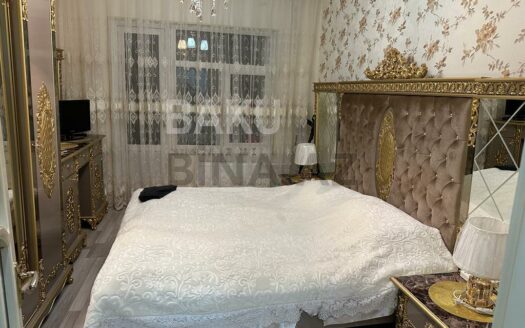 2 Rooms Old Apartment for Sale in Baku