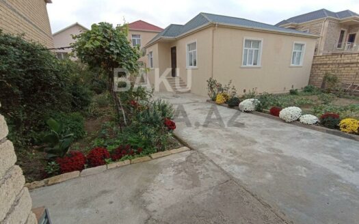 4 Room House / Villa for Sale in Baku