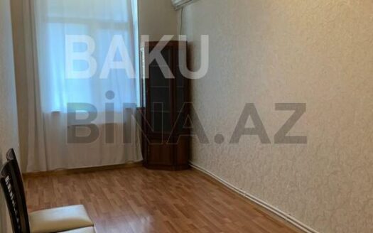 2 Rooms Old Apartment for Sale in Baku