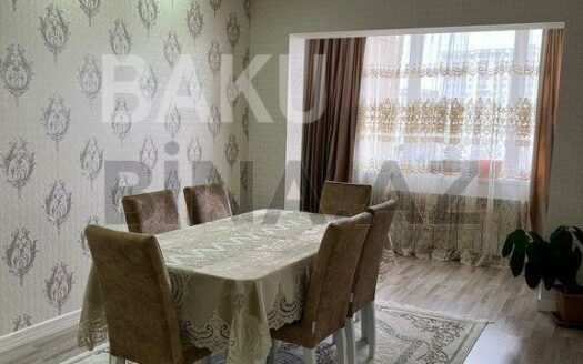 3 Room Old Apartment for Sale in Baku