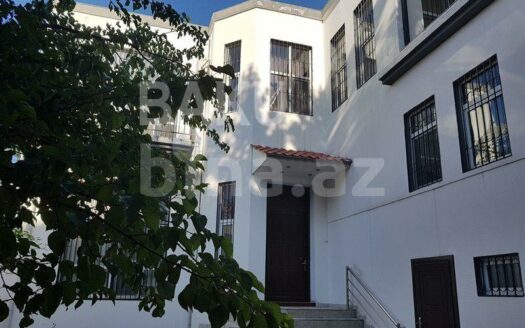 6 Room House / Villa for Sale in Baku