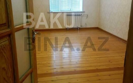 2 Rooms Old Apartment for Sale in Baku