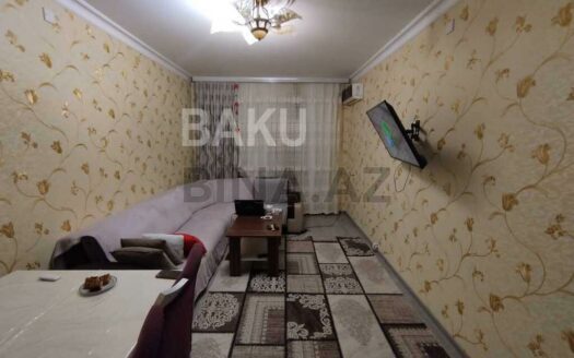 2 Rooms Old Apartment for Sale in Baku