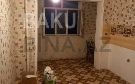 2 Rooms Old Apartment for Sale in Baku