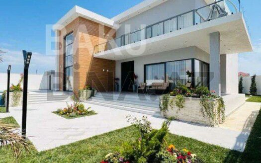 6 Room House / Villa for Sale in Baku