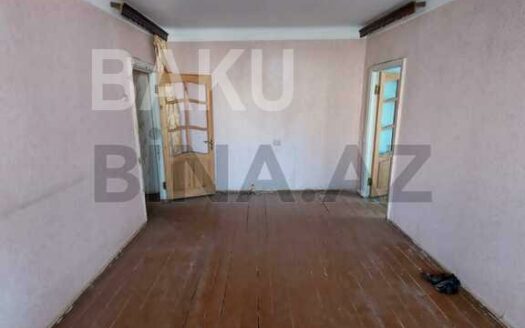 2 Rooms Old Apartment for Sale in Baku