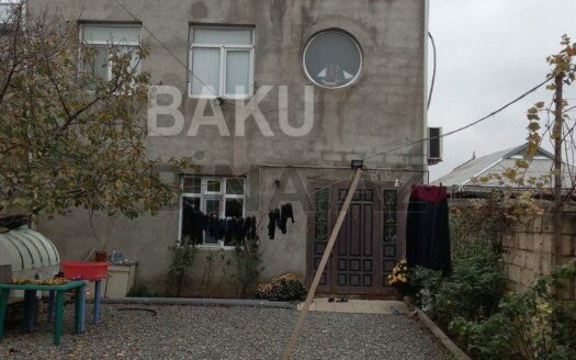 5 Room House / Villa for Sale in Baku