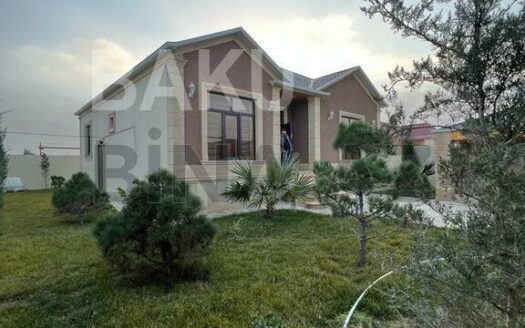 4 Room House / Villa for Sale in Baku