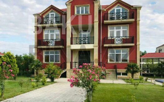 5 Room House / Villa for Sale in Baku