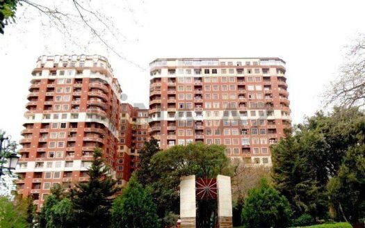 4 Room New Apartment for Sale in Baku