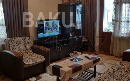 2 Rooms Old Apartment for Sale in Baku