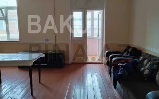 2 Rooms Old Apartment for Sale in Baku