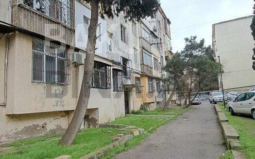 2 Rooms Old Apartment for Sale in Baku