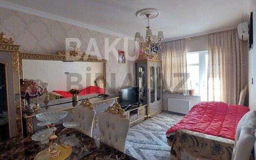 2 Rooms Old Apartment for Sale in Baku