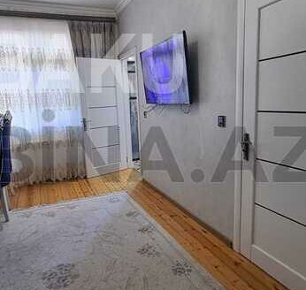 2 Rooms Old Apartment for Sale in Baku