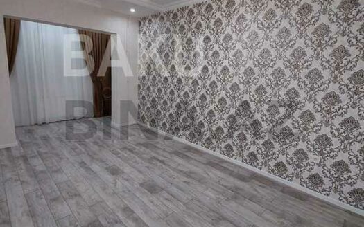 3 Room Old Apartment for Sale in Baku