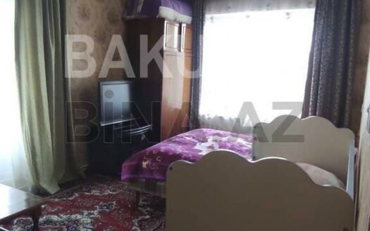 1 Room Old Apartment for Sale in Baku