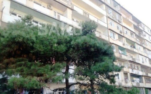 2 Rooms Old Apartment for Sale in Baku