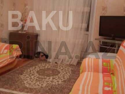 2 Rooms Old Apartment for Sale in Baku