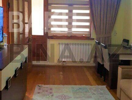 2 Rooms Old Apartment for Sale in Baku