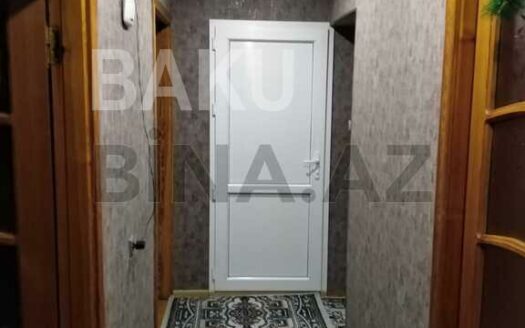 3 Room Old Apartment for Sale in Baku