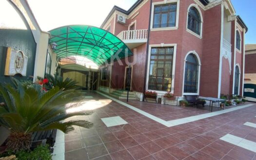 6 Room House / Villa for Sale in Baku