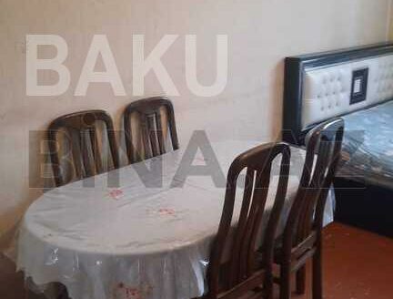 1 Room Old Apartment for Sale in Baku