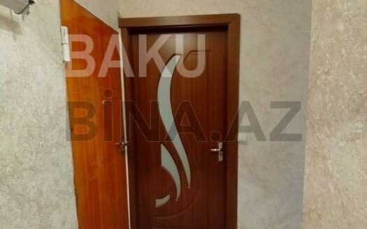 1 Room Old Apartment for Sale in Baku