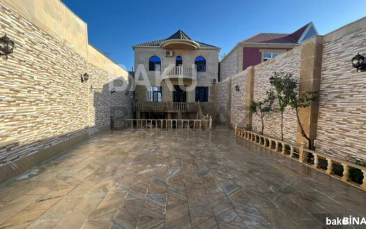 7 Room House / Villa for Sale in Baku