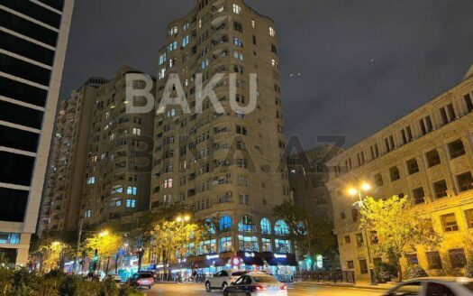 4 Room New Apartment for Sale in Baku