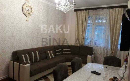 2 Rooms Old Apartment for Sale in Baku