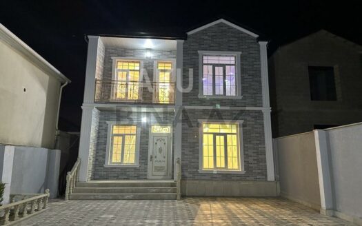 5 Room House / Villa for Sale in Baku