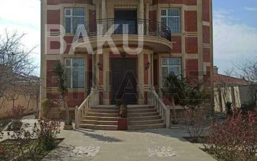 7 Room House / Villa for Sale in Baku