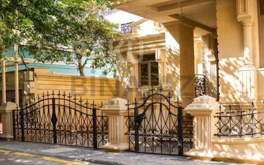 6 Room House / Villa for Sale in Baku