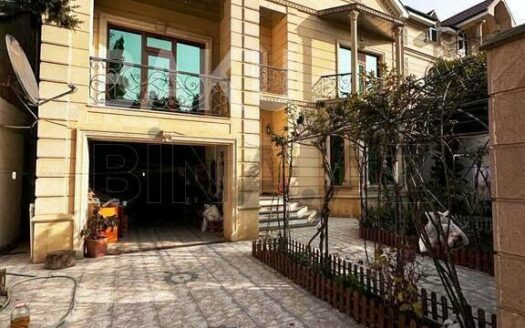 5 Room House / Villa for Sale in Baku