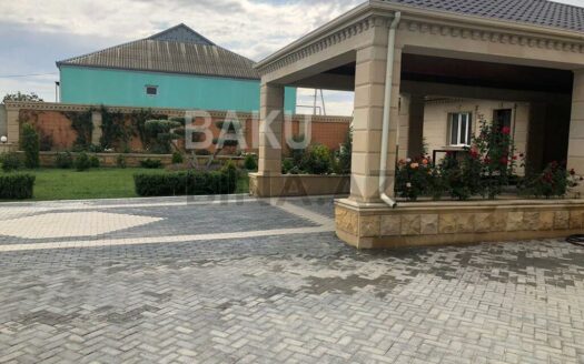 5 Room House / Villa for Sale in Baku