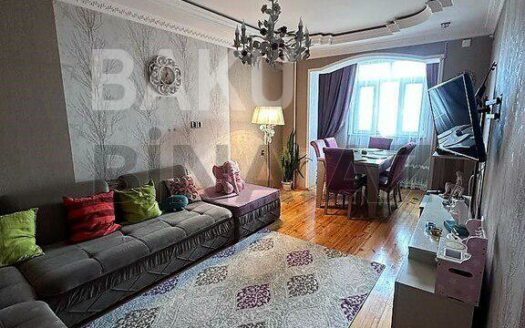 2 Rooms Old Apartment for Sale in Baku