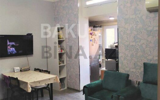 1 Room Old Apartment for Sale in Baku