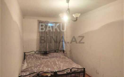 2 Rooms Old Apartment for Sale in Baku