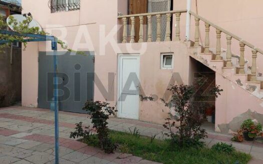 4 Room House / Villa for Sale in Baku