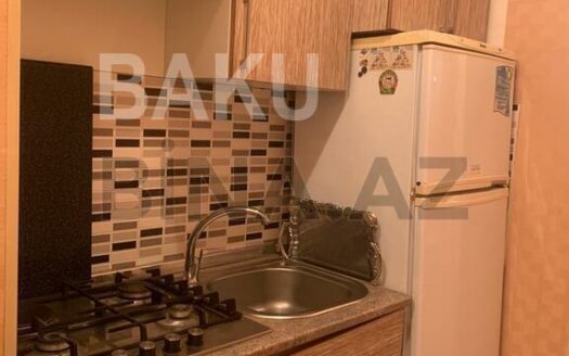 1 Room Old Apartment for Sale in Baku