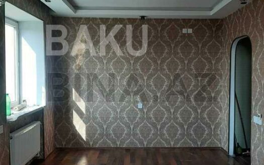 2 Rooms Old Apartment for Sale in Baku