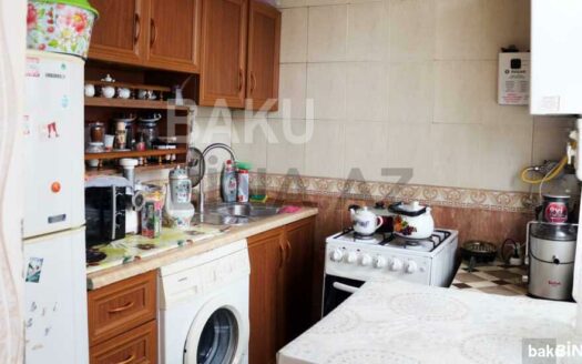 2 Rooms Old Apartment for Sale in Baku