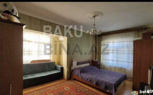 1 Room Old Apartment for Sale in Baku