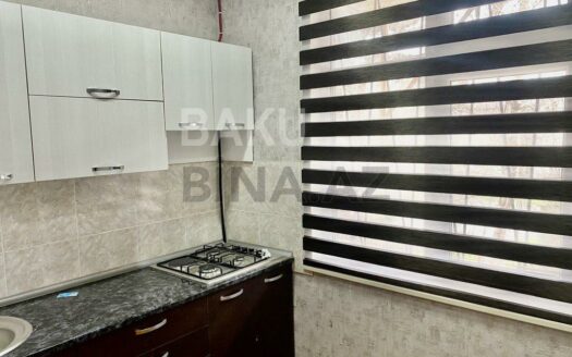 2 Rooms Old Apartment for Sale in Baku