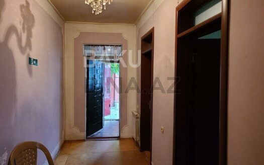 4 Room House / Villa for Sale in Baku