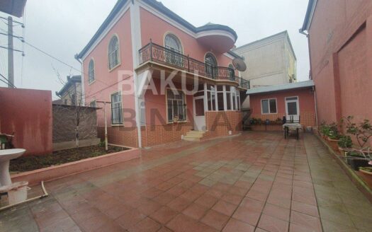 6 Room House / Villa for Sale in Baku